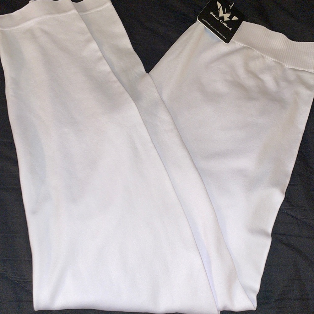 🔥Sale🔥..Nice and comfy White leggings with ribbed waistband ..NWT